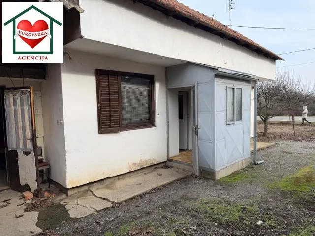vukovar, sajmište 194 kuća 40m2 i 3 p.z. na ok. 1079 m2 - slika 4