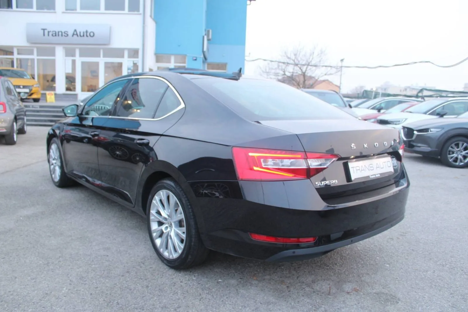 škoda superb 2.0 tdi dsg *led, navigacija, kamera* - slika 7