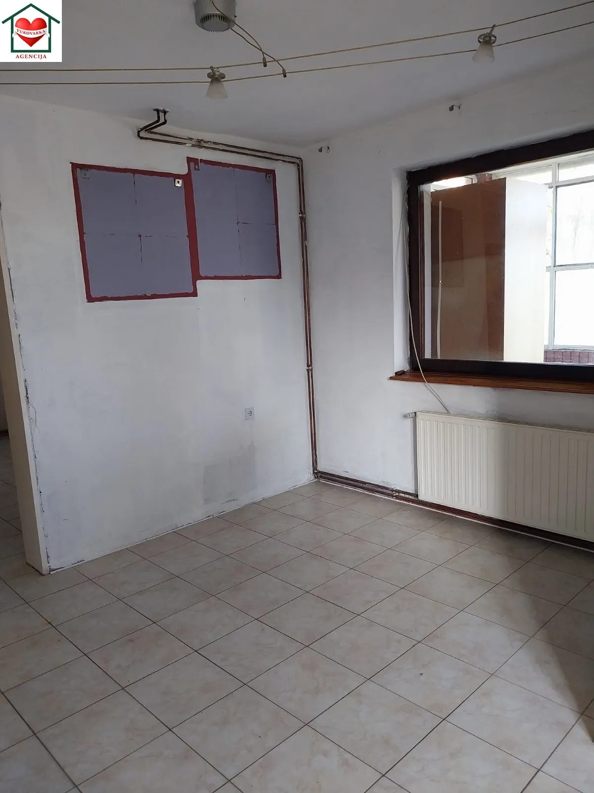 65. vukovar, sotin v. nazora 58, kuća s 2 stana 308 m2, 3 garaže 61m2 - slika 14