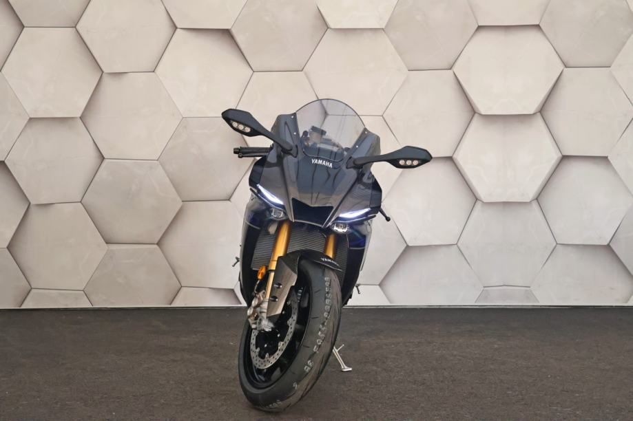 yamaha r1m karbon - novo - moguča registracija - slika 4