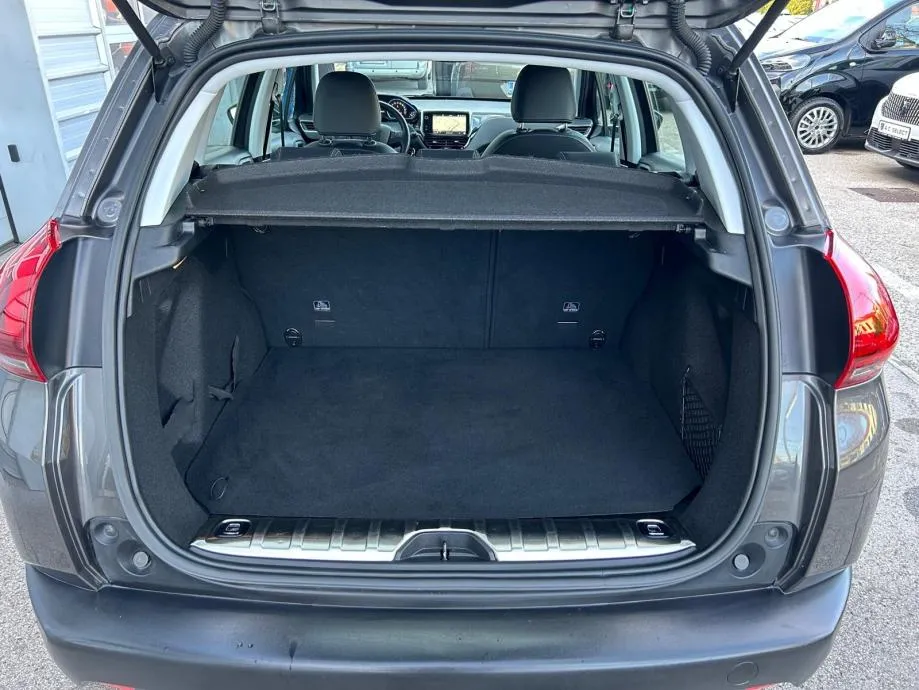 peugeot 2008 allure - 2017 - 44.000km - navi - reg 1 god !!! - slika 17