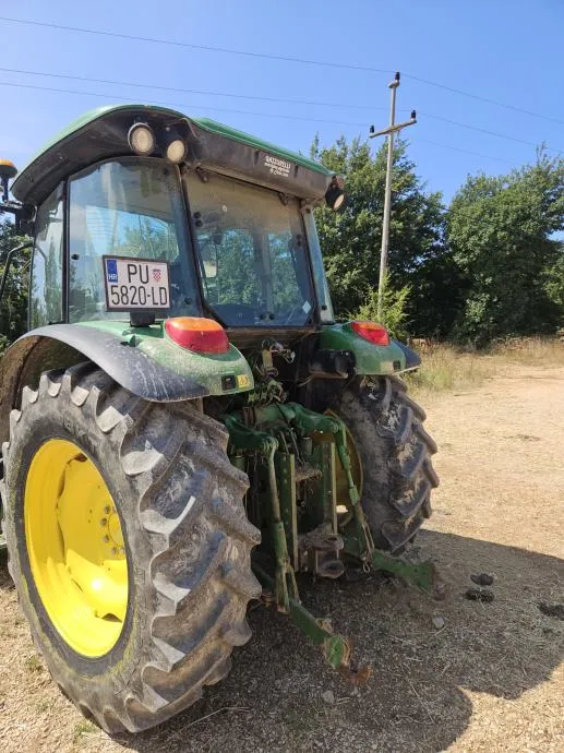 john deere 5820 - slika 17
