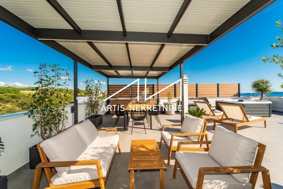 luksuzni penthouse u zadru – rooftop, jacuzzi, pogled na more - slika 10