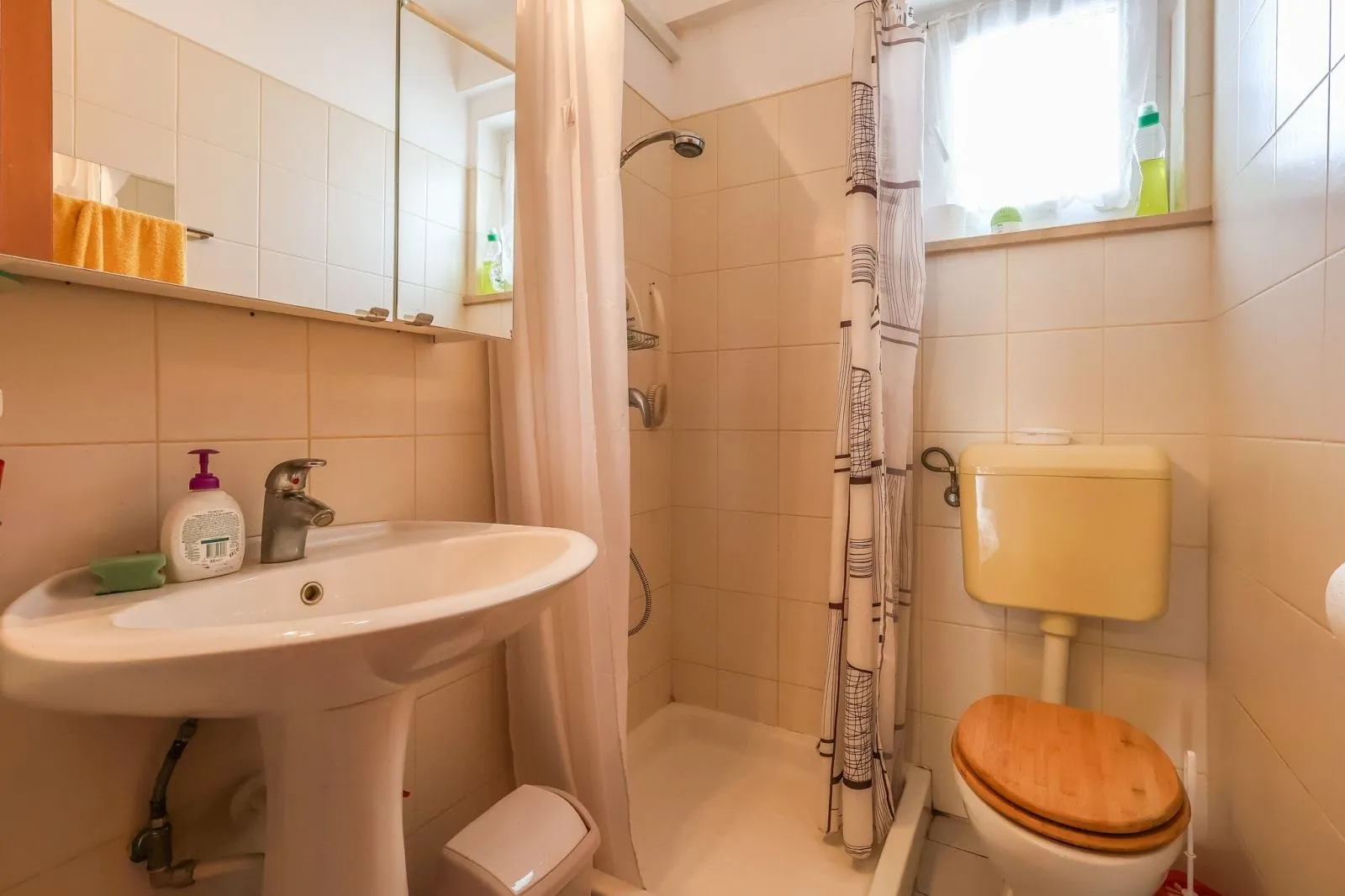 poreč-prizemnica sa bazenom i studio apartmanom na prodaji (prodaja) - slika 16