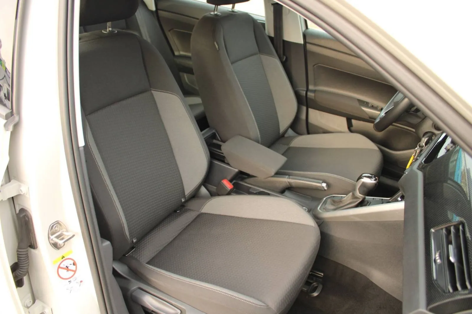 vw taigo 1.0 tsi dsg - slika 13