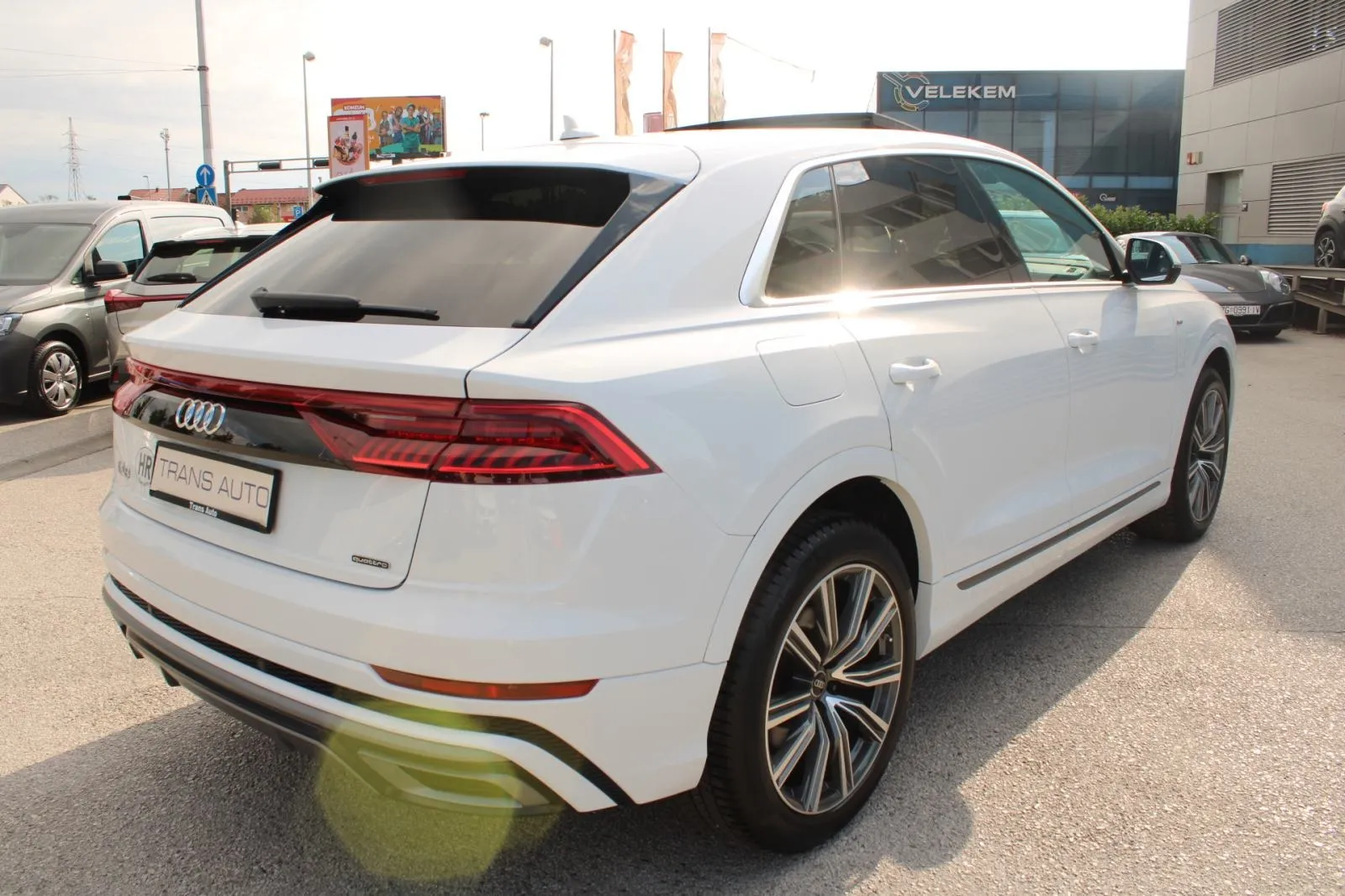audi q8 50 tdi quattro s-line automatik *panorama, virtual, kamera* - slika 5