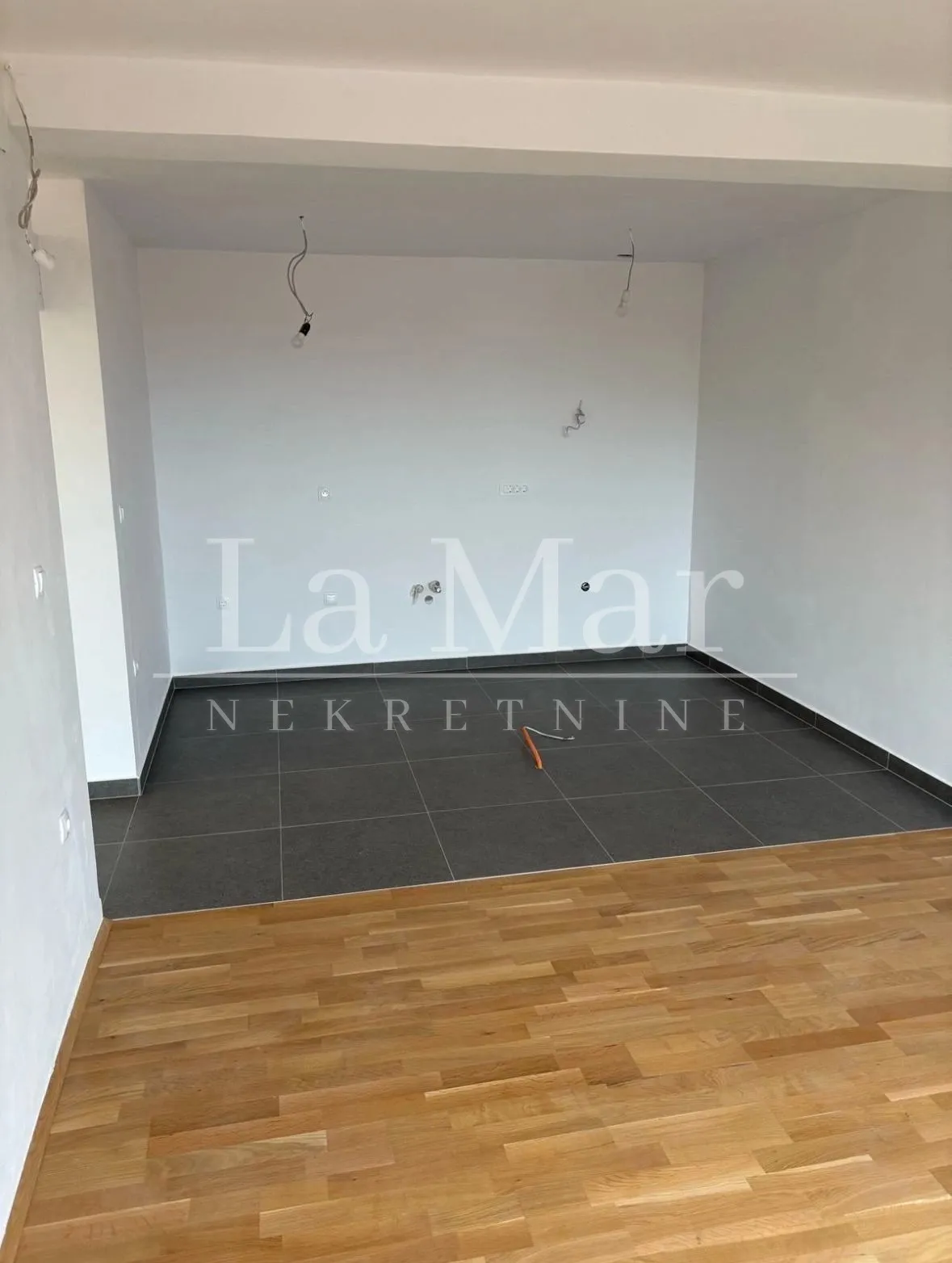 vrapče- dvoetažni stan u novogradnji - 3s -77,65 m2 + garaža 27,24m2 - slika 11