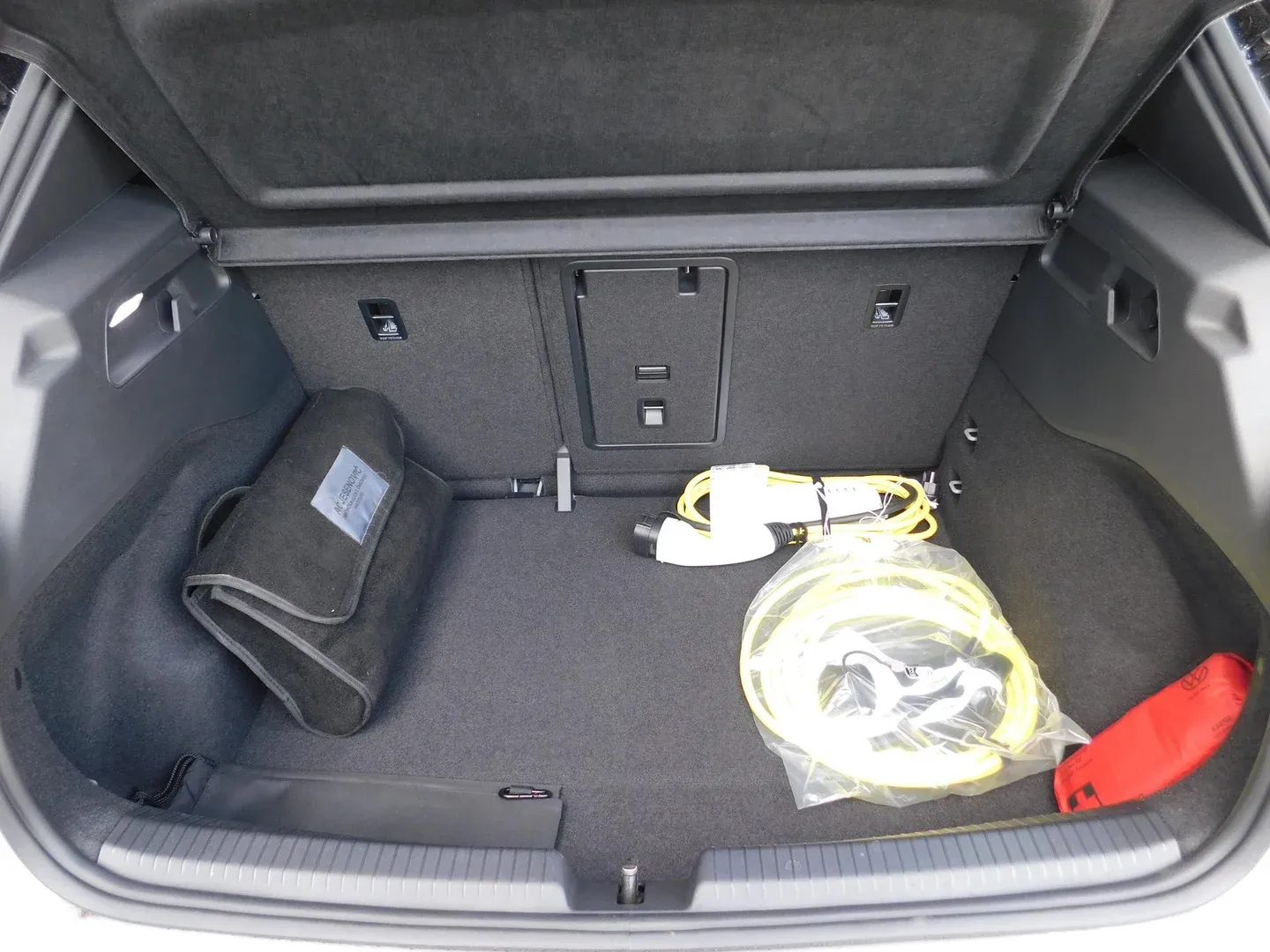 10974 volkswagen id.3 life - slika 16
