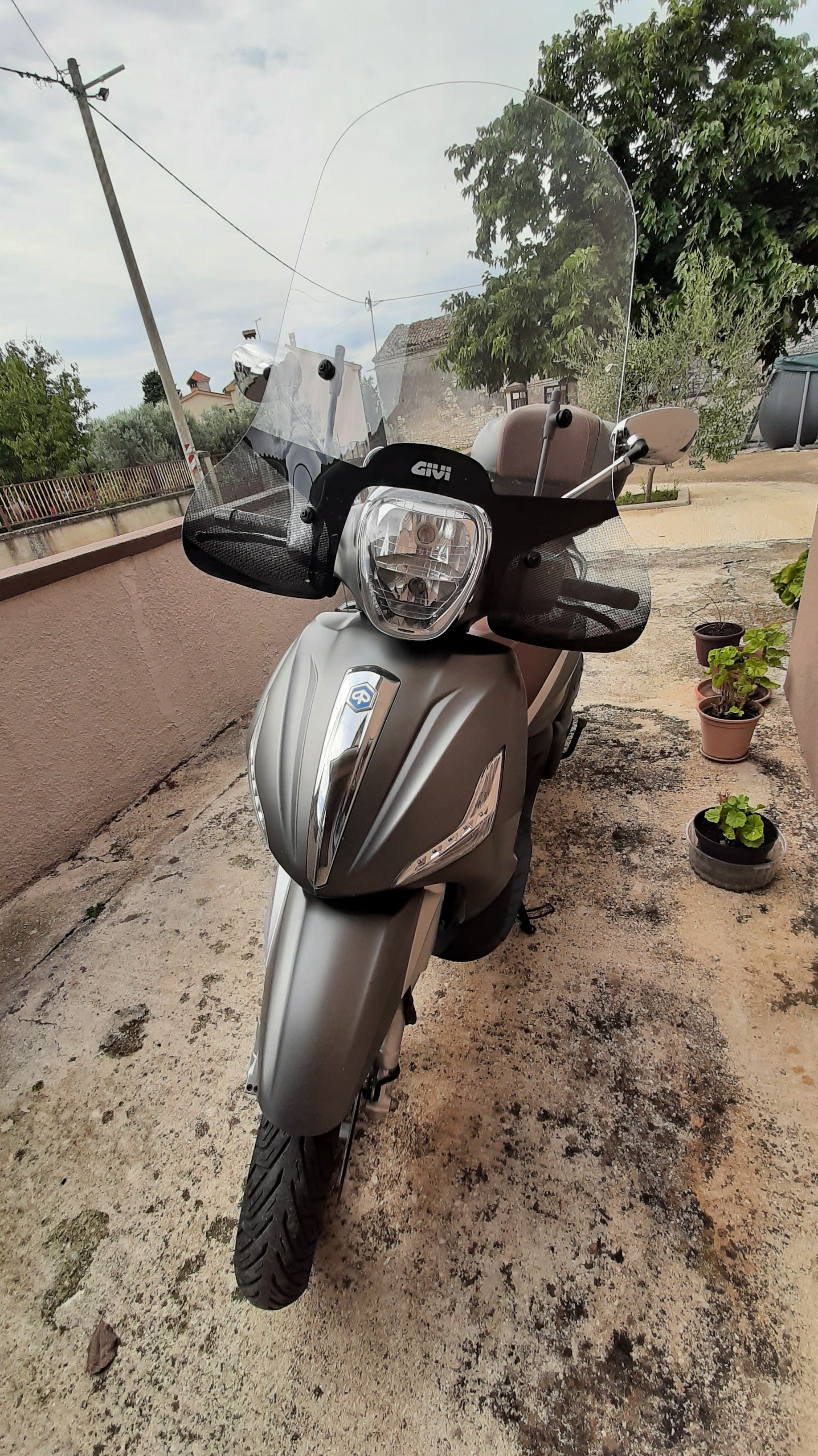 piaggio beverly 350 abs/asr - slika 2