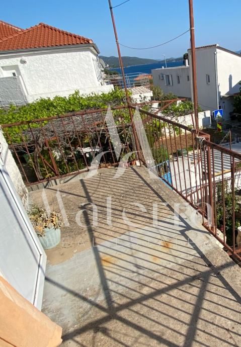 tisno/murter, samostojeća kuća sa dvorištem, 100m od mora i plaže - slika 4