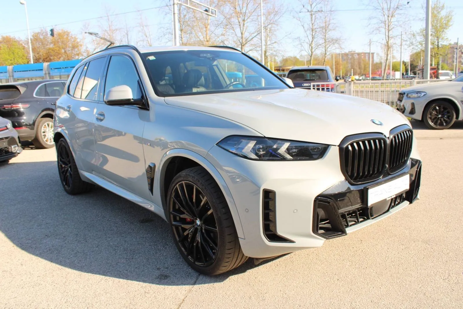 bmw x5 xdrive 40d m-paket *panorama, soft close, head-up* - slika 3