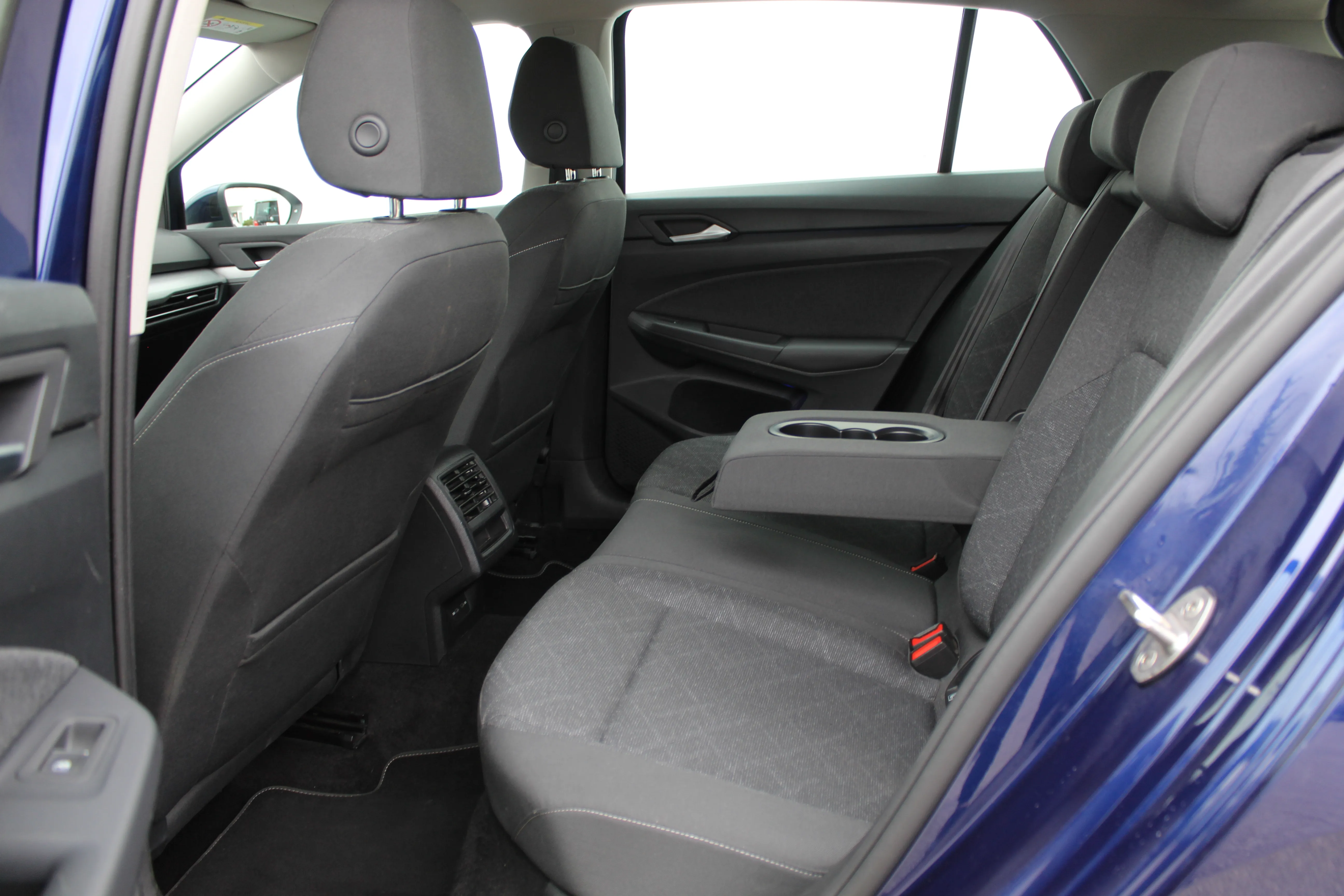 13168 volkswagen golf 1.0 tsi life - slika 11