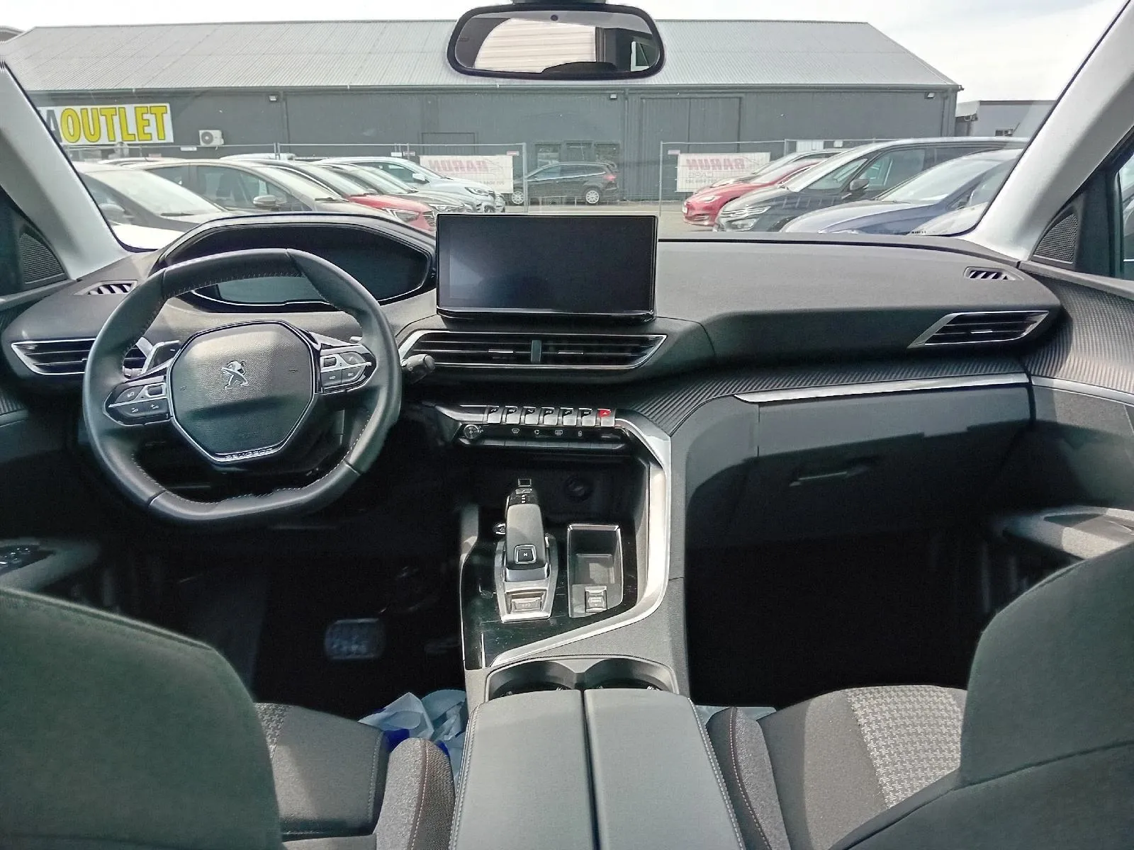 peugeot 3008 1,5 bluehdi automatik,do 2 godine jamstva,u sustavu pdv-a - slika 4