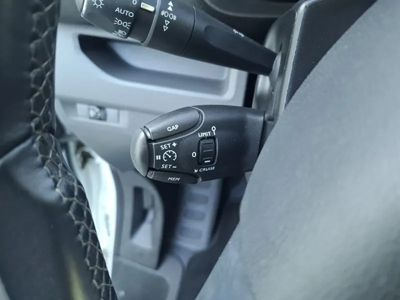 opel vivaro 2.0 cdti*122ks*hladnjača*klima*park.kamera* - slika 17