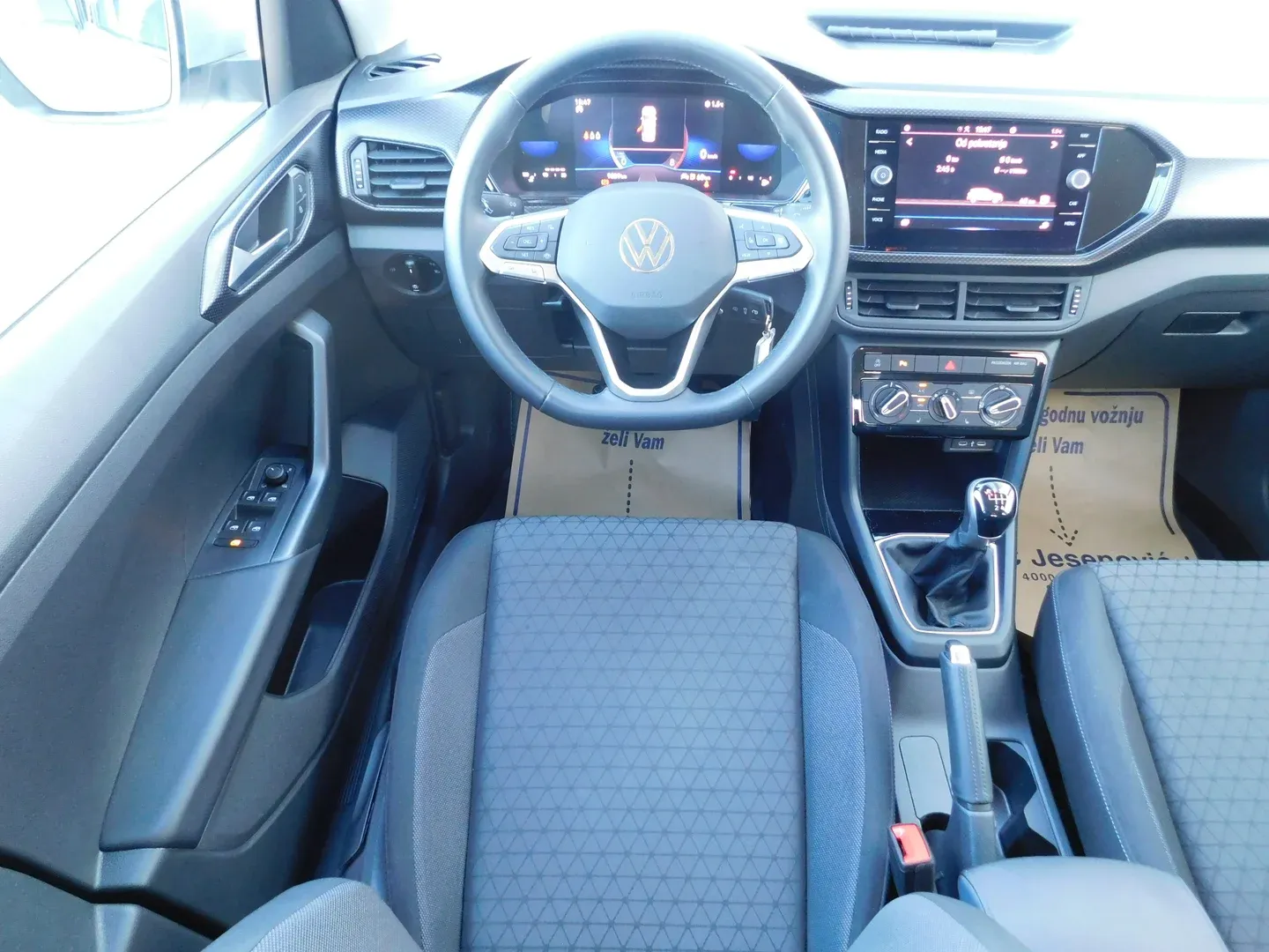 10313 volkswagen t-cross 1.0 tsi life - slika 10