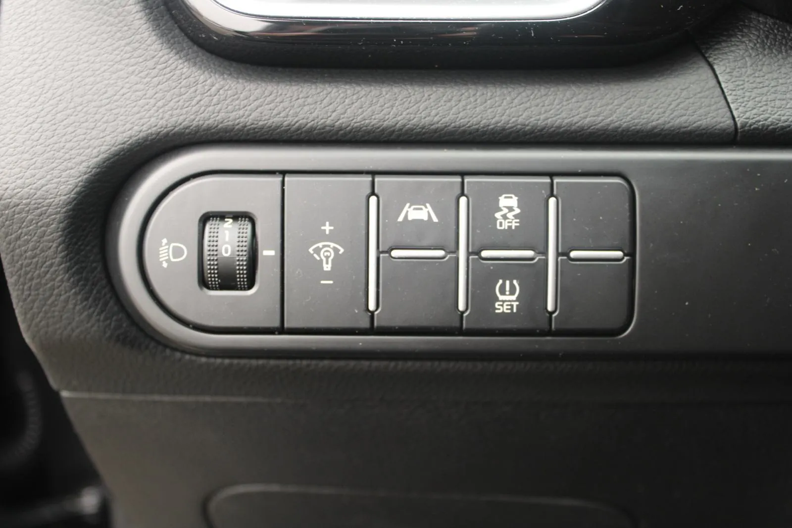 kia xceed 1.6 crdi automatik *led, navigacija, kamera* - slika 12