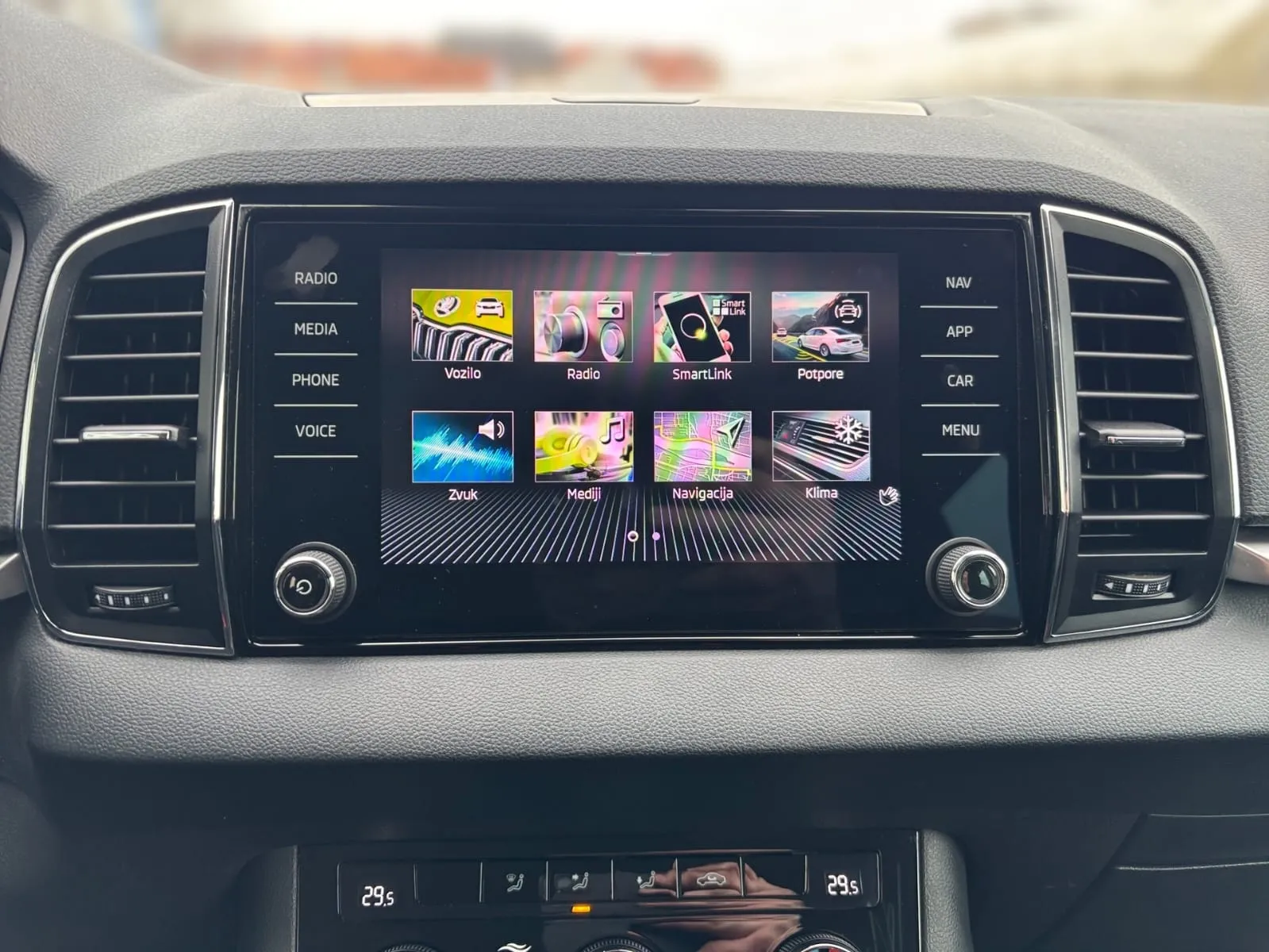 škoda karoq 2.0 tdi 85kw automatik - slika 13