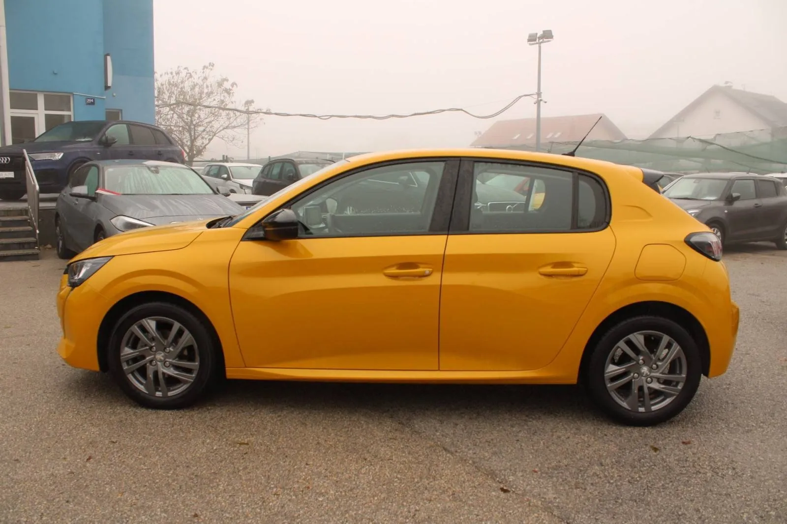 peugeot 208 1.2 puretech *led, navigacija* - slika 8