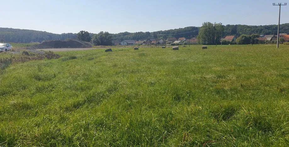 poljoprivredno zemlj., pojatno, sportska ul. 4200 m2, za razne namjene - slika 10