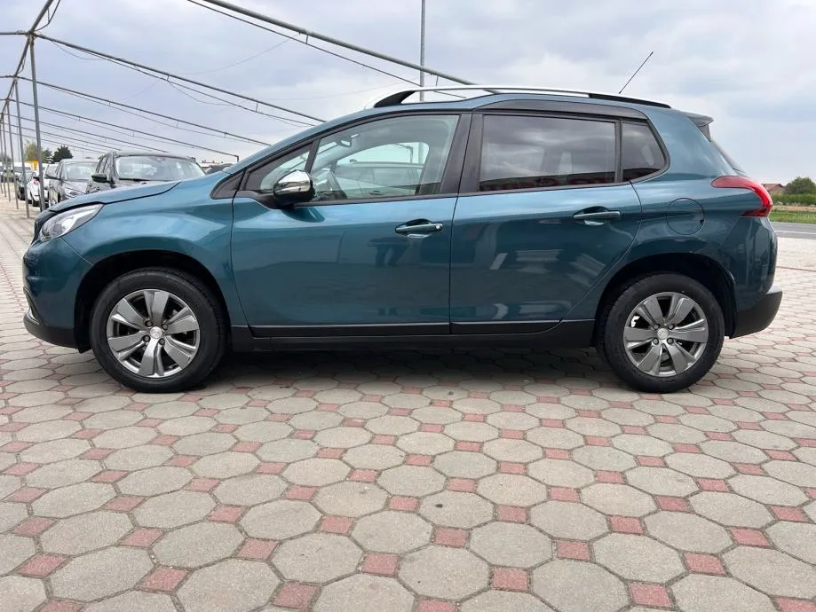 peugeot 2008 1,2 benzin 2018.,allure, reg:17.01.2027.,servisna, navi - slika 4