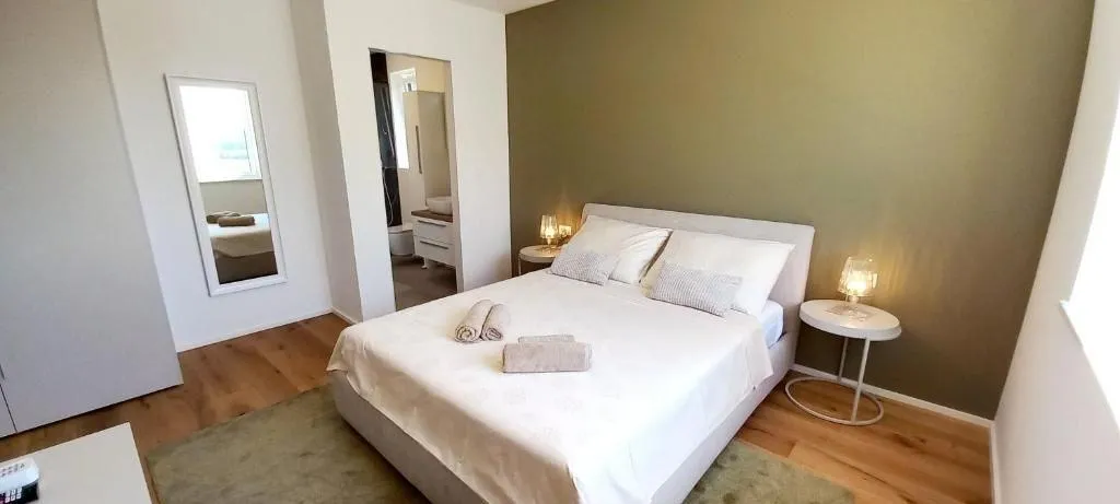 umag-moderna villa sa bazenom samo 900 m od plaže na prodaji (prodaja) - slika 18