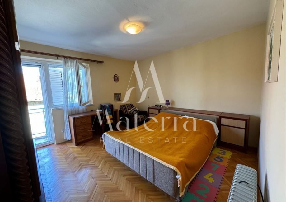rijetkost, šibenik/centar, kuća sa 3 stana, parking, pogled na more - slika 7