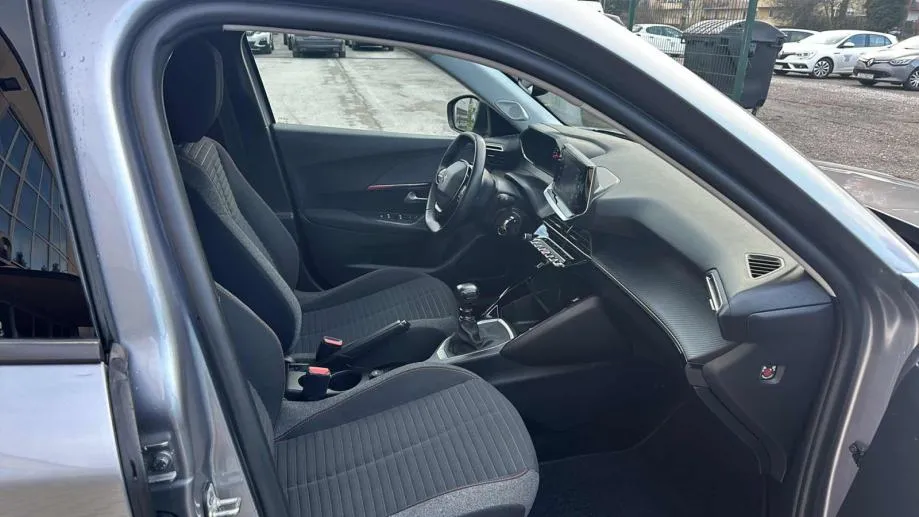 peugeot 2008 1,2 * nove gume* servisiran * jamstvo 24 mj. - slika 9