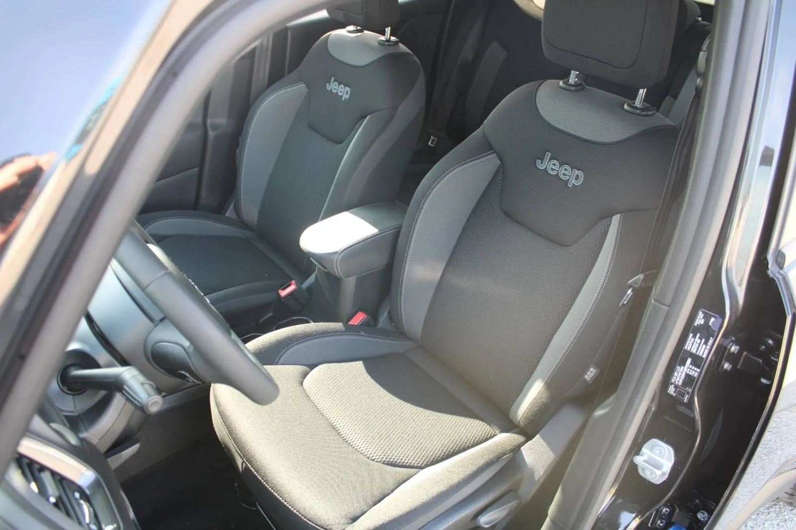 jeep renegade 1.3 t4 phev limited 4x4 automatik - slika 17