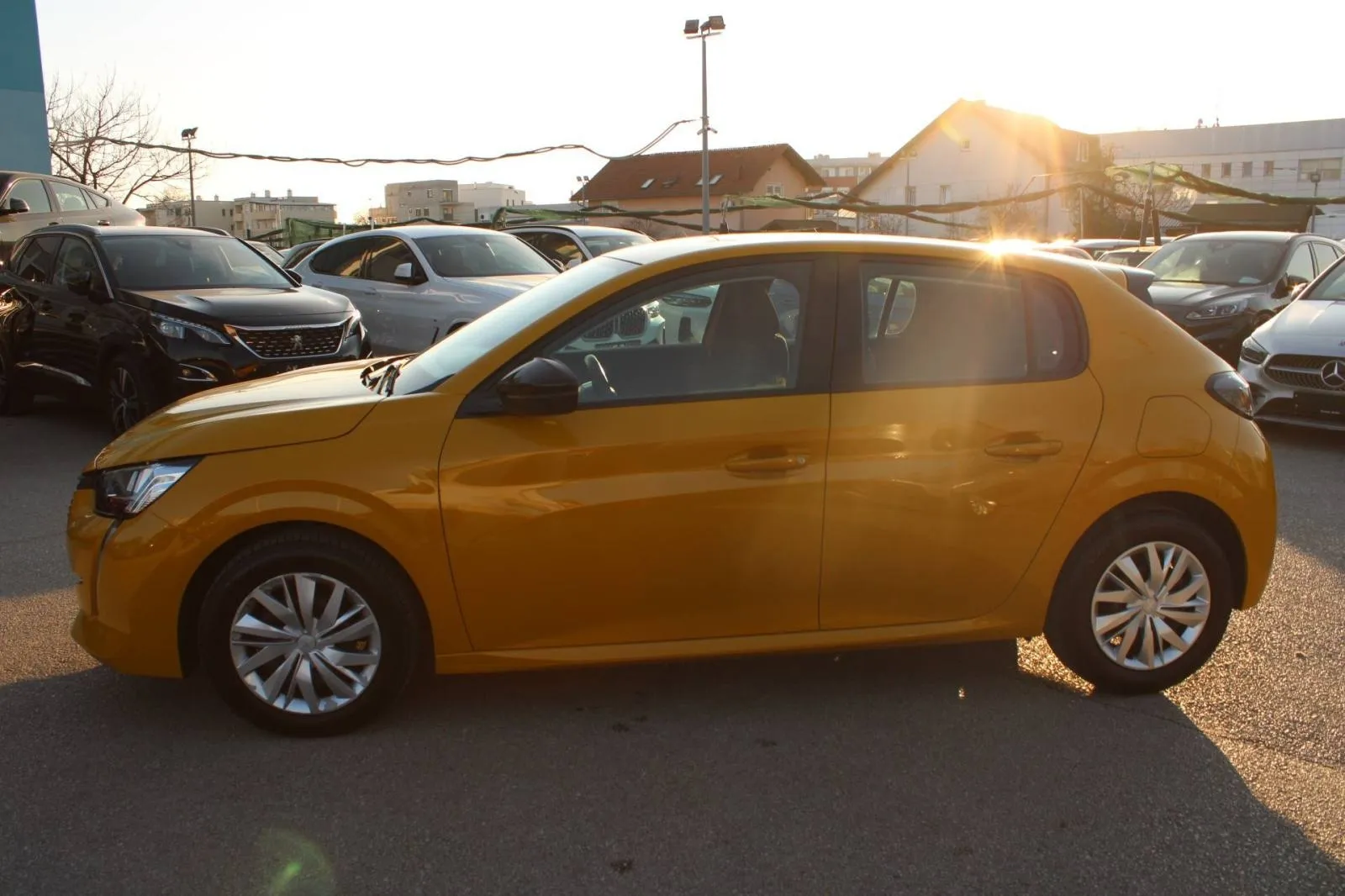peugeot 208 1.2 puretech - slika 8