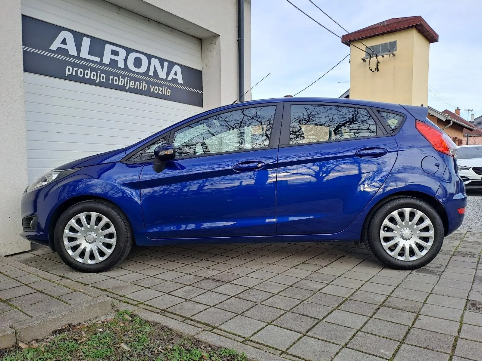 ford fiesta 1.5 tdci*jamstvo* navi,novi zupčasti+servis,zimski kotači - slika 8