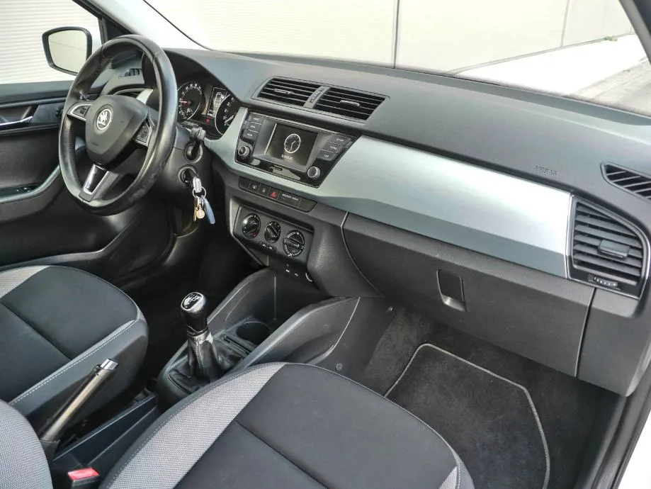 škoda fabia 1.4 tdi | registriran do 08/2026 - slika 17