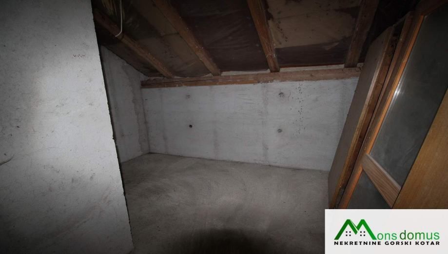 kuća za nas i dva apartmana za najam (prodaja) - slika 17