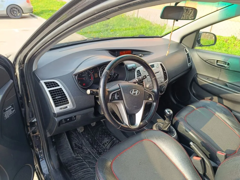 hyundai i20, 2009.g., 1.6 crdi - slika 10