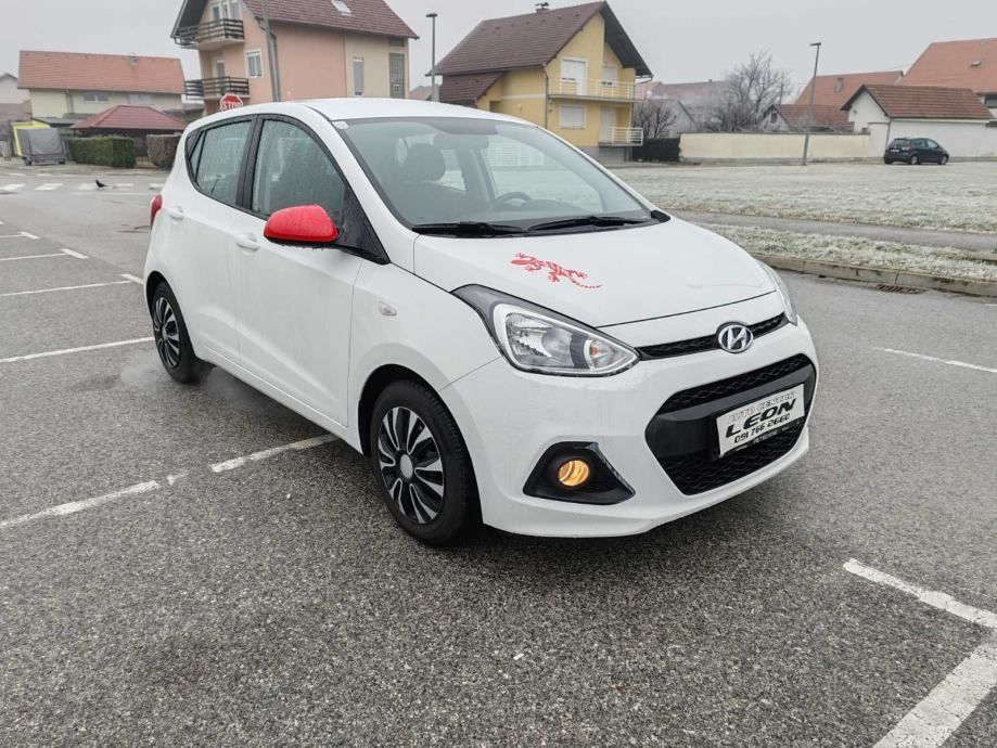 hyundai i10 1,0 2015 god,55000 km,klima,kartice - slika 3