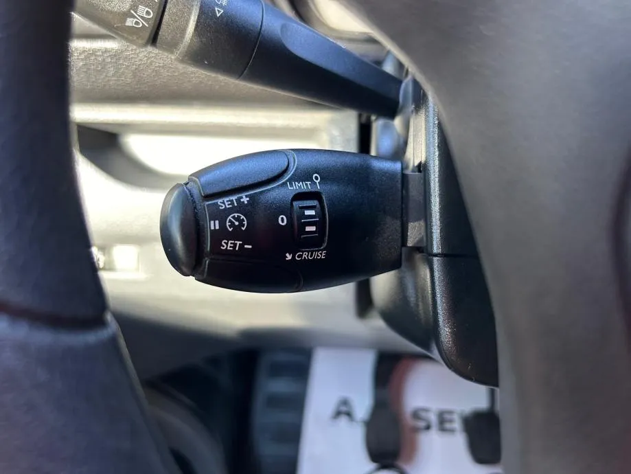 citroen jumpy hdi - 2020 - 3 sjedala - navi - 150.000km - perfektan - slika 19