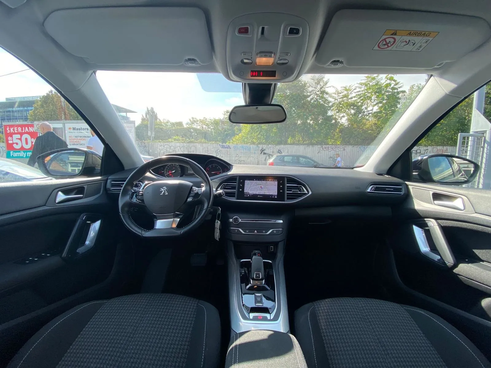 peugeot 308 sw 1,5 bluehdi automatik, navi, tempomat, 4x garancija! - slika 16