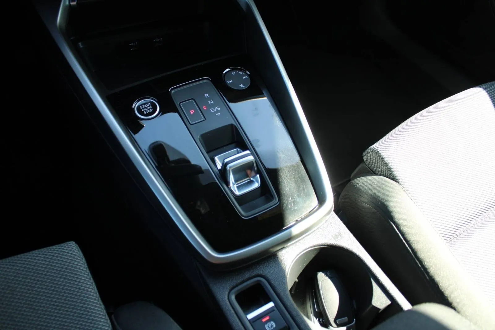 audi a3 40 tfsi e automatik *led, navigacija* - slika 20