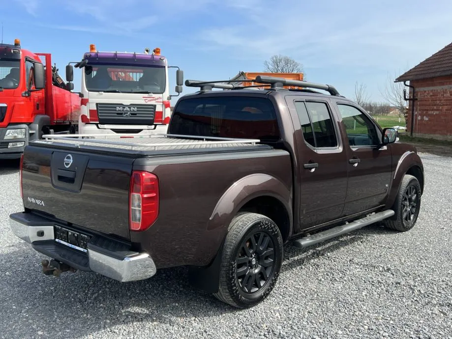 nissan navara 3.0 v6 - slika 4