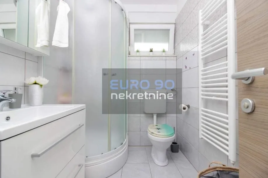 zadar/plovanija-namješten trosoban stan 81 m2, dva parkirna mjesta !!! - slika 16