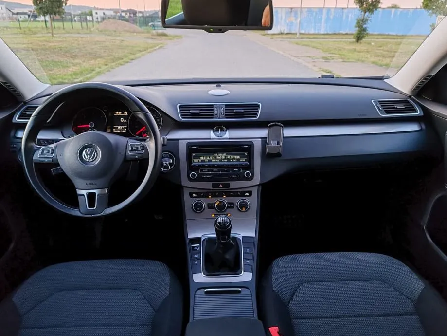 vw passat variant 1,6 tdi 153000 km , 2013 g. kartice - slika 13