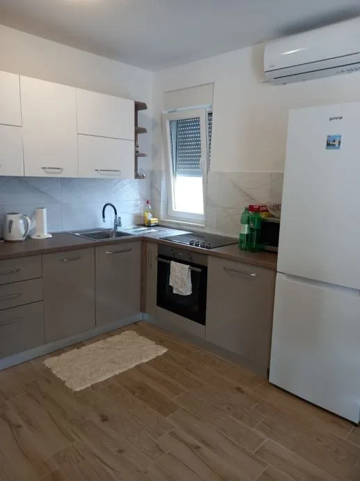 vir, nova kuća s dva stana (188m2), 300 metara do plaže (prodaja) - slika 9