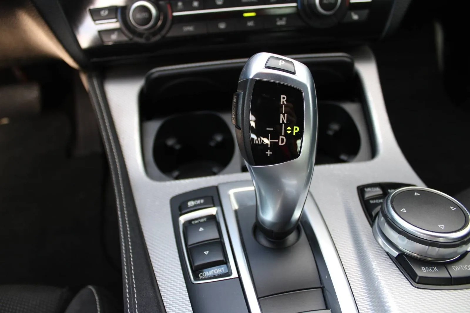bmw serija 5 520d automatik m-paket *navigacija* - slika 14