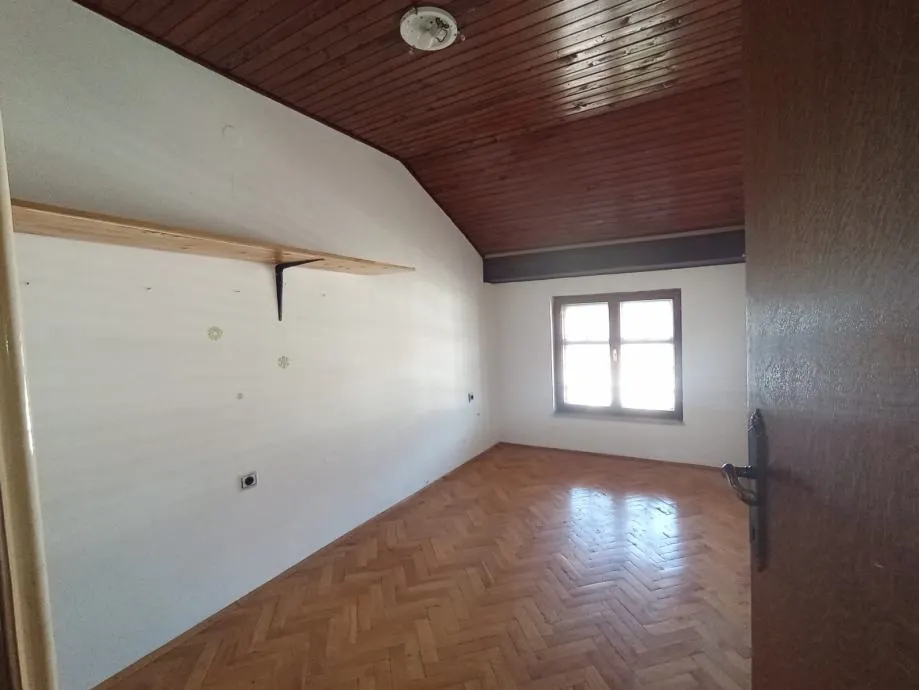 kuća: zagreb (trnovčica), 300.00 m2 = 4 etaže / stana (prodaja) - slika 10