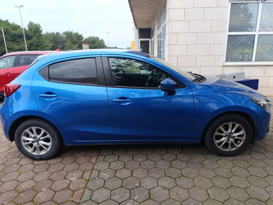 mazda 2 d21 - slika 3
