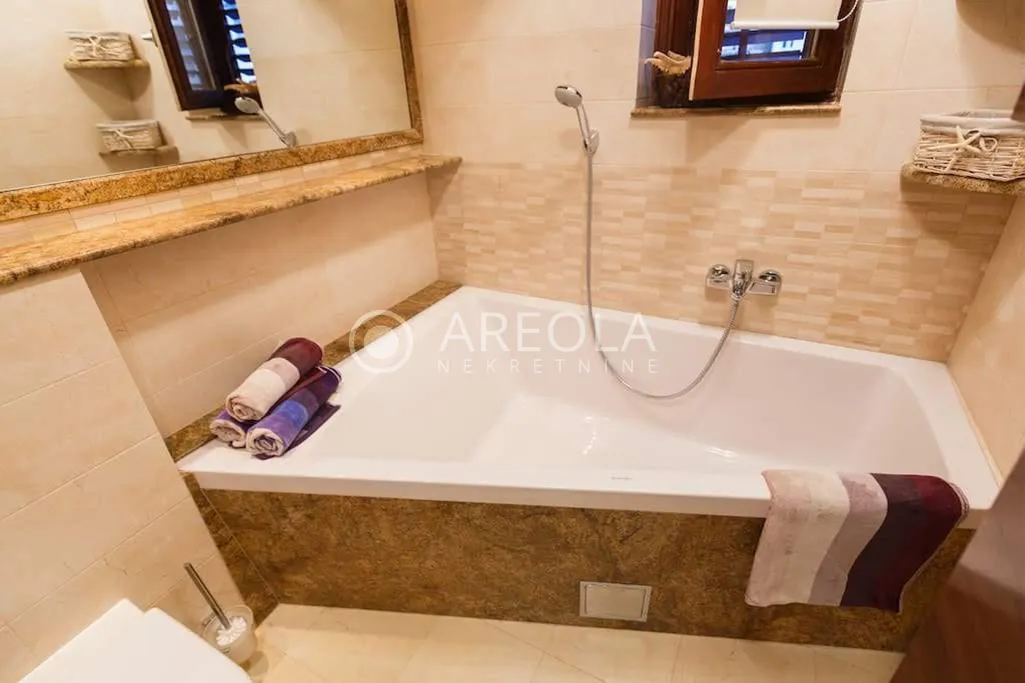 split, firule - dvosoban stan s pogledom na more, 100 m2 - slika 17