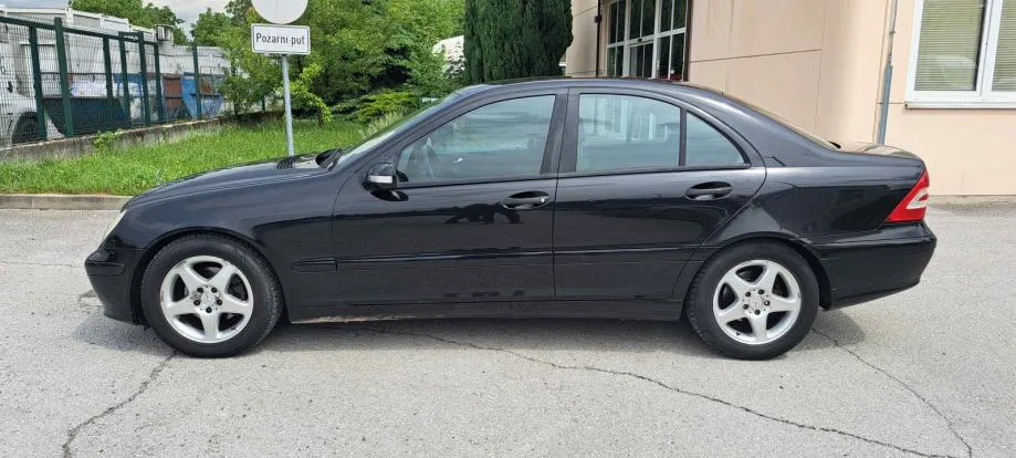 mercedes-benz c-klasa 220 cdi automatik + registriran do 01./2026. - slika 2