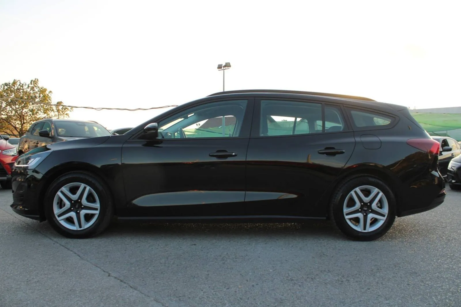 ford focus karavan 1.5 tdci *navigacija* - slika 8