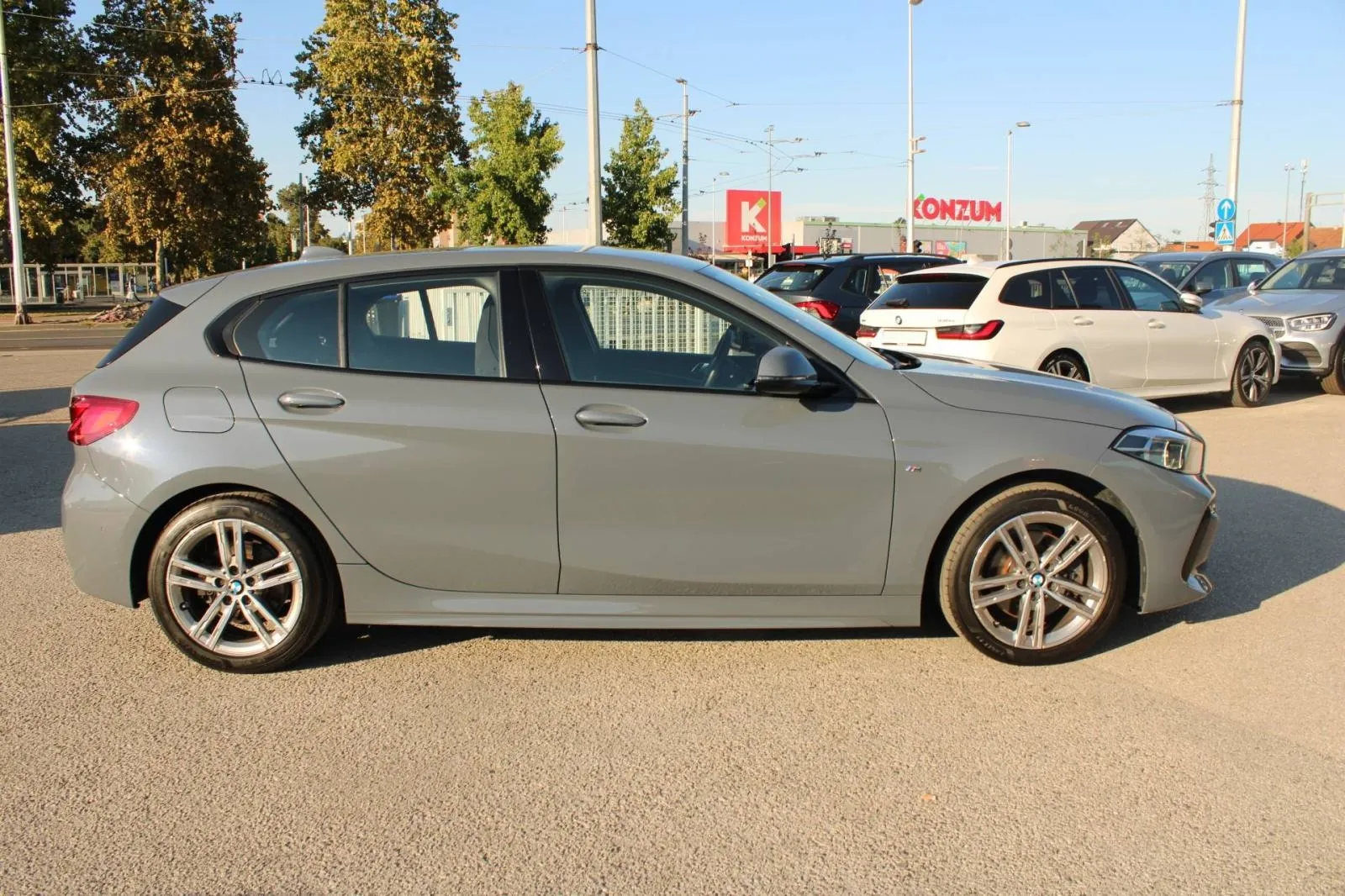 bmw serija 1 118i m paket *harman kardon, led, navigacija, kamera* - slika 4