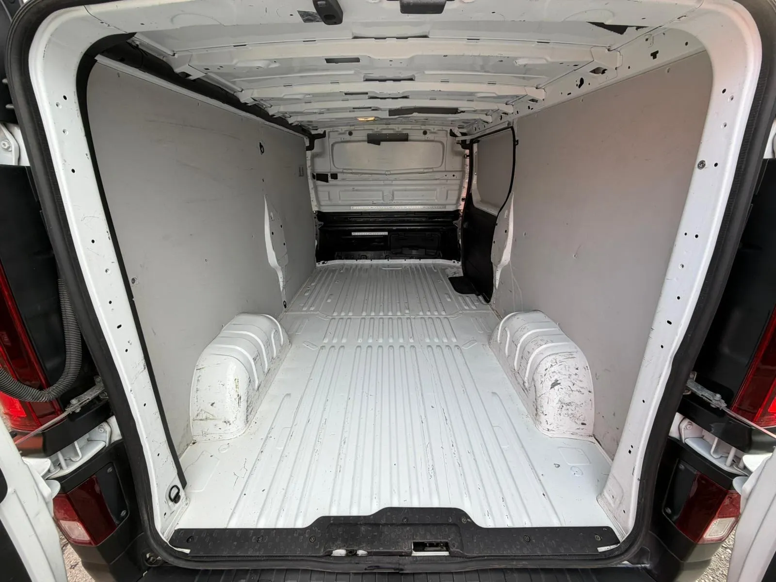 renault trafic 2.0 dci 120 •2021•kamera•l2h1•leasingbezučešća - slika 8