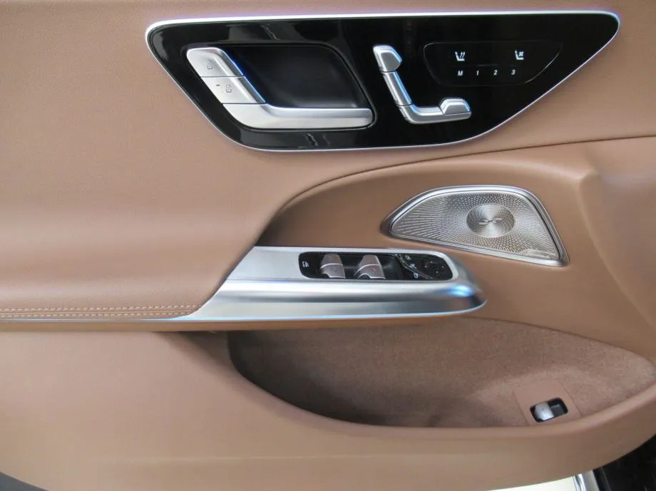 mercedes-benz e-klasa 300 t de 4matic exclusive premium - slika 15